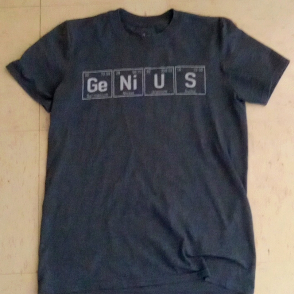 Grey graphic tshirt